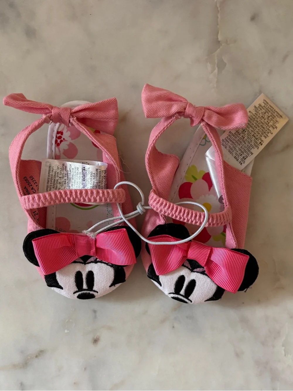 Disney Minnie Mouse Baby Shoes Pink Bow Ears Disney Store Exclusive 12-18M